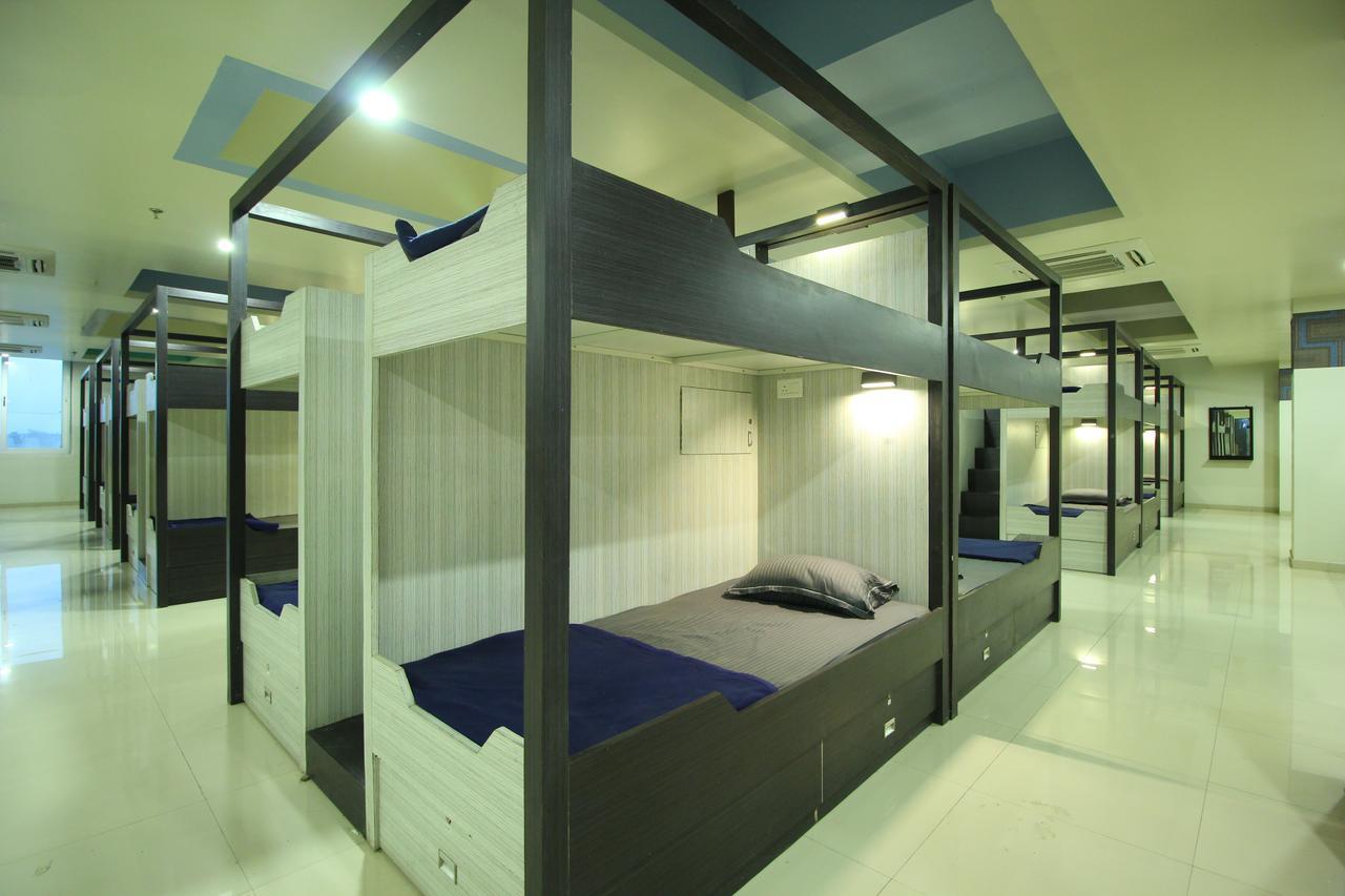 Jackpot Room In & Out Dormitory Ahmedabad Exterior foto
